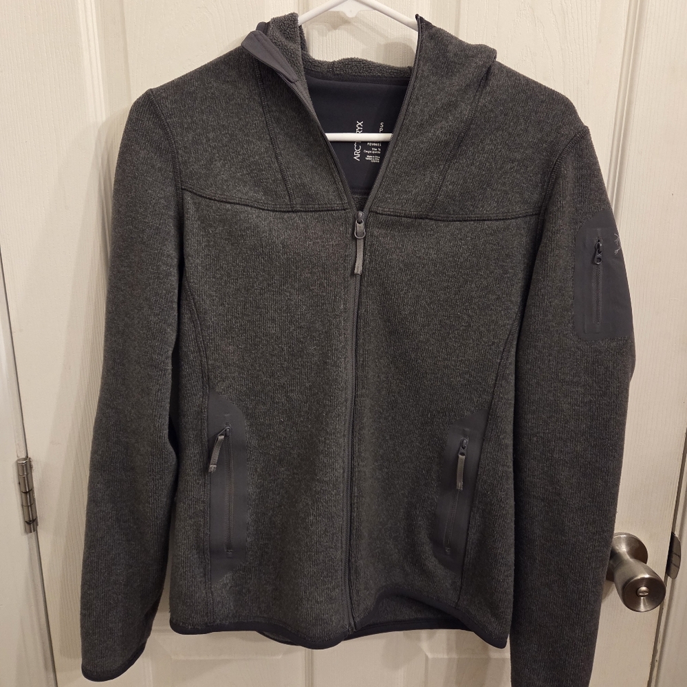 Arc'teryx Covert Fleece Hoodie, Trim Fit, size small.